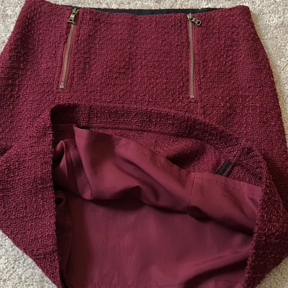 LOFT burgundy mini skirt - Picture 5 of 5